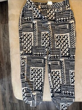 Zara Terez Black & White Patterned Jogger Pants
